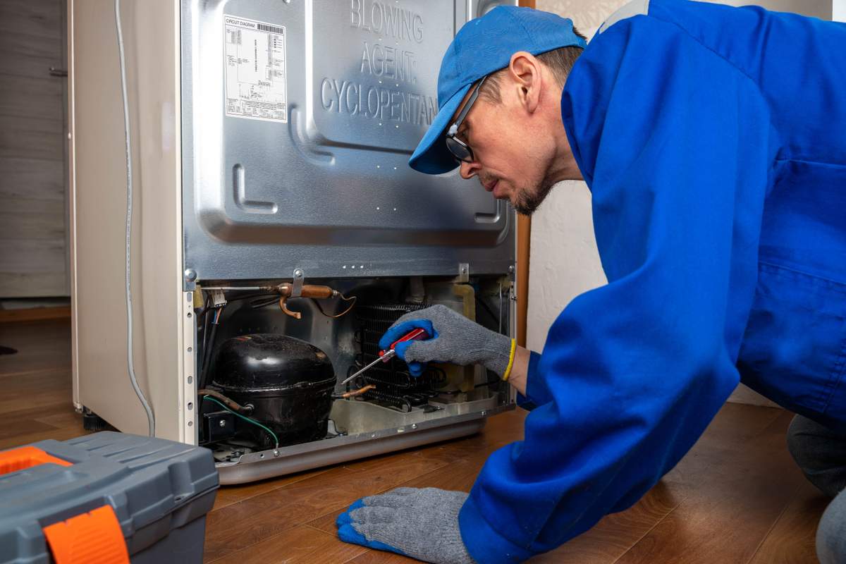 Technician tools for compressor replacement service
